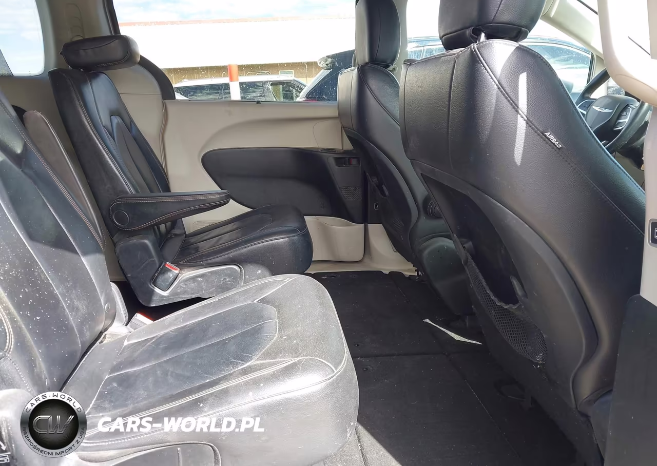 2017 Chrysler Pacifica Touring-L VIN:2C4RC1BG0HR613137 - 8