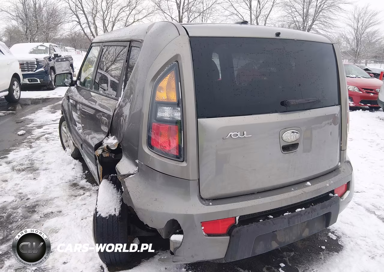 2010 Kia Soul + VIN:KNDJT2A24A7195178 - 3