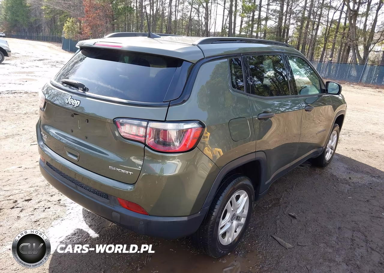 2018 Jeep Compass Sport 4X4 VIN:3C4NJDAB4JT127039 - 4