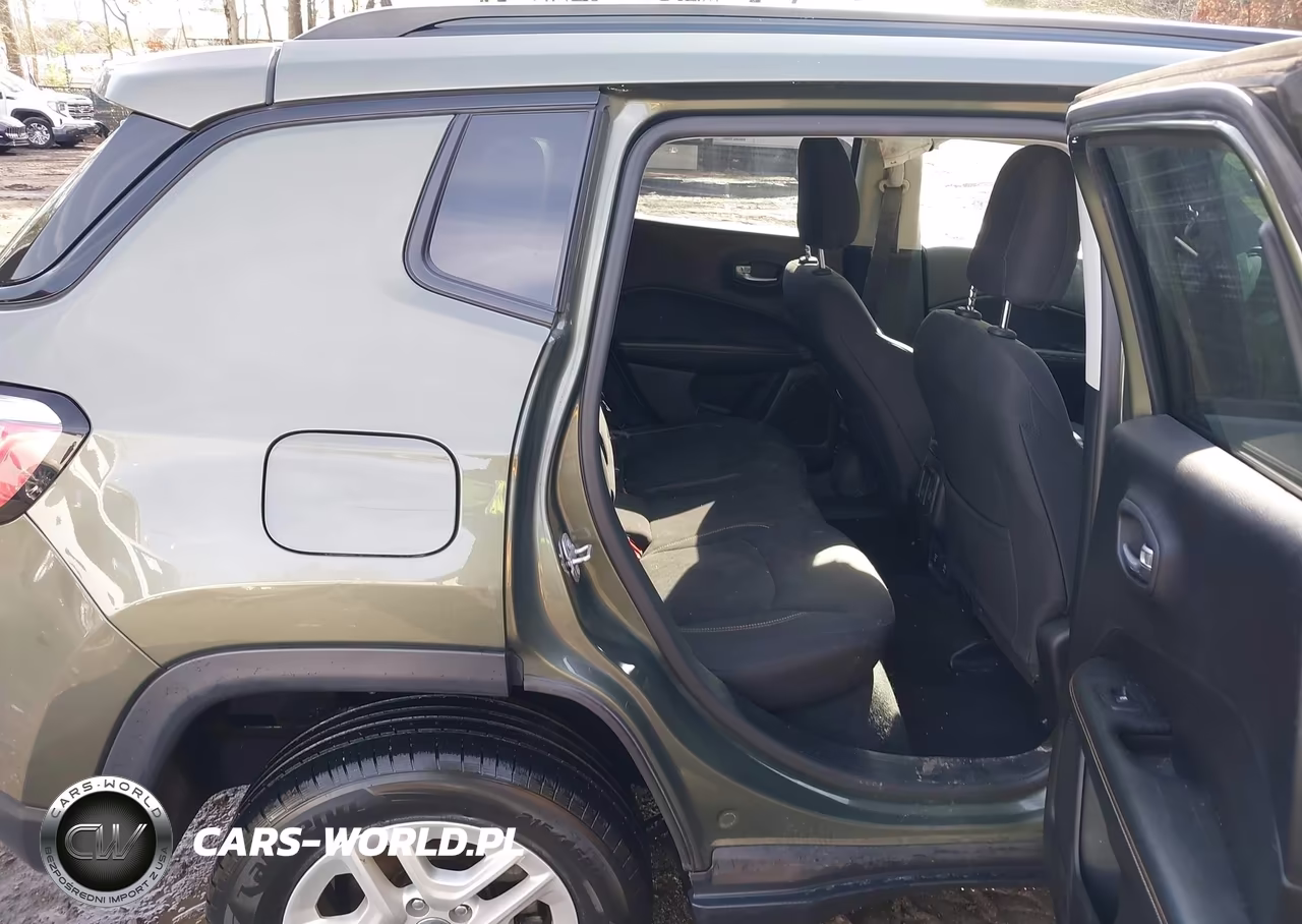 2018 Jeep Compass Sport 4X4 VIN:3C4NJDAB4JT127039 - 8