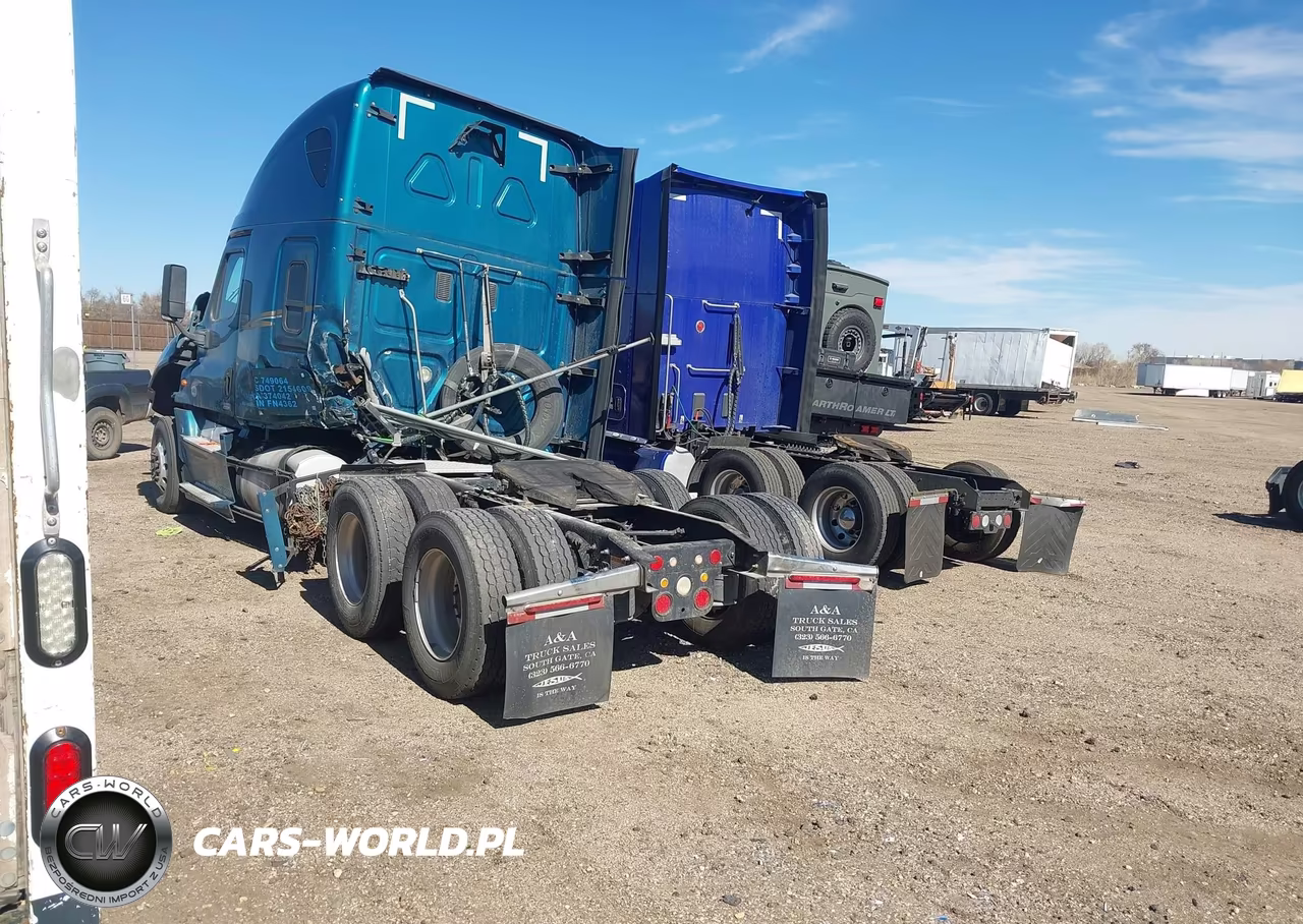 2016 Freightliner Cascadia 125 VIN:3AKJGLD57GSFN4362 - 3