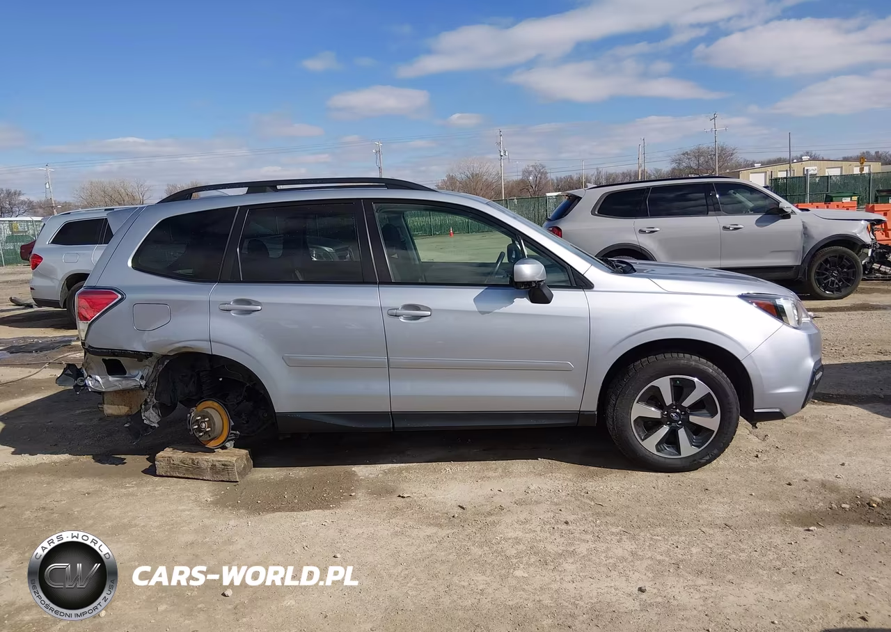 2018 Subaru Forester 2.5I Premium VIN:JF2SJAGC7JH540350 - 14