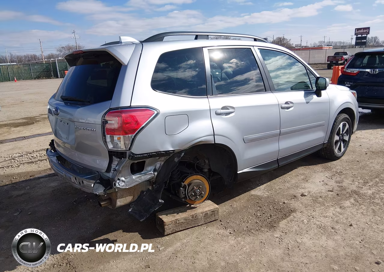 2018 Subaru Forester 2.5I Premium VIN:JF2SJAGC7JH540350 - 4
