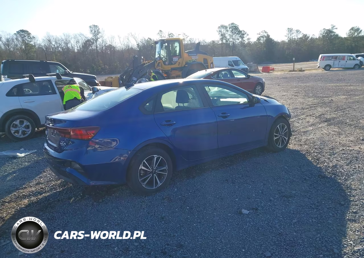 2024 Kia Forte Lxs VIN:3KPF24AD7RE804118 - 4