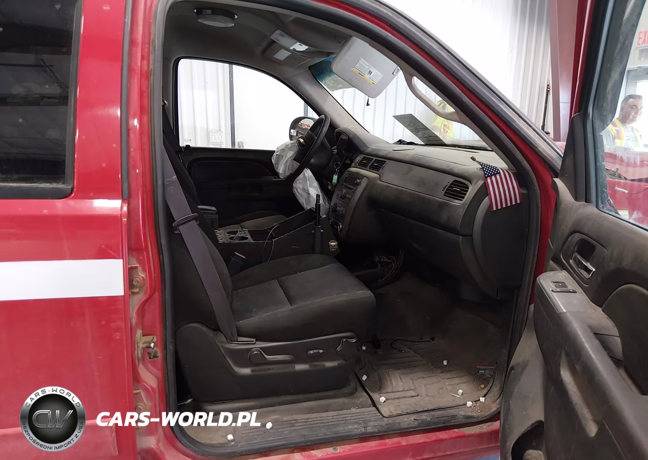 2011 Chevrolet Tahoe Special VIN:1GNSK2E04BR320564 - 5