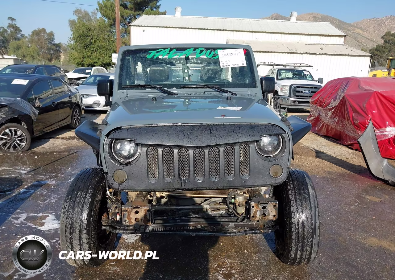 2014 Jeep Wrangler Unlimited Sport VIN:1C4BJWDG2EL305179 - 13