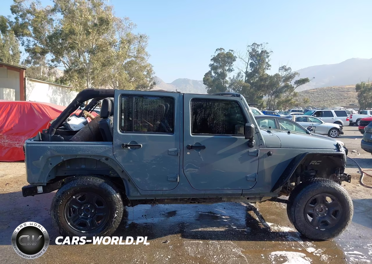 2014 Jeep Wrangler Unlimited Sport VIN:1C4BJWDG2EL305179 - 14