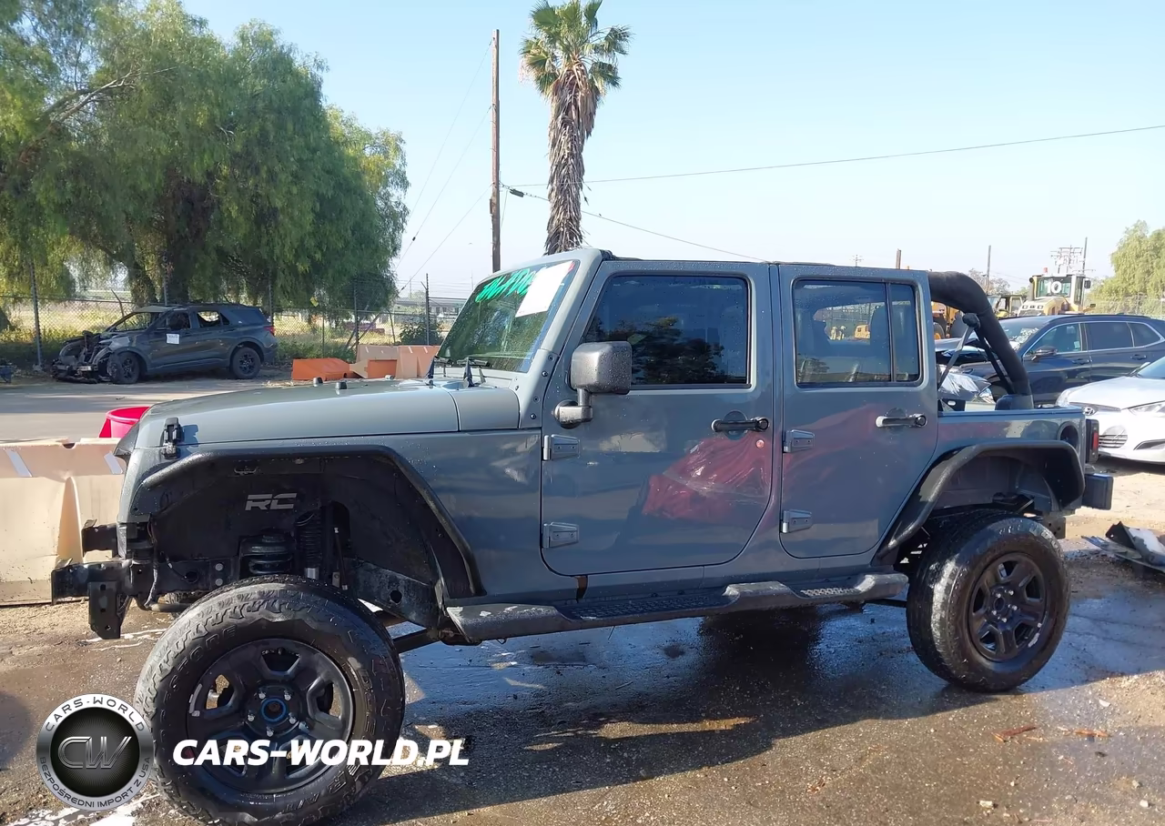2014 Jeep Wrangler Unlimited Sport VIN:1C4BJWDG2EL305179 - 15