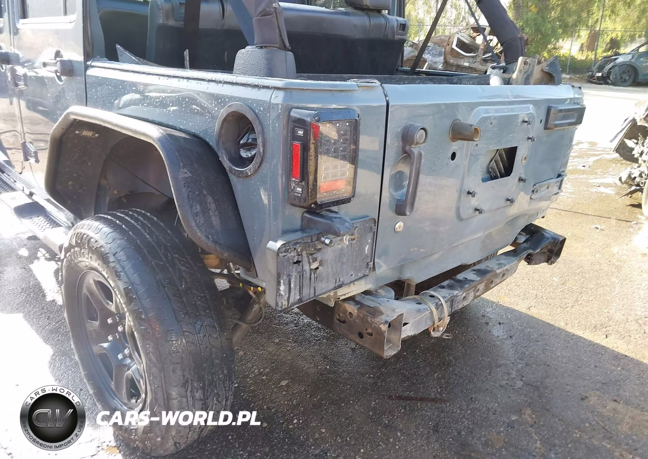 2014 Jeep Wrangler Unlimited Sport VIN:1C4BJWDG2EL305179 - 18