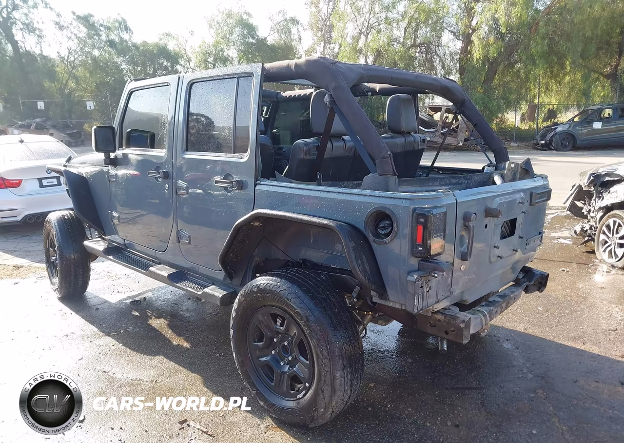 2014 Jeep Wrangler Unlimited Sport VIN:1C4BJWDG2EL305179 - 3