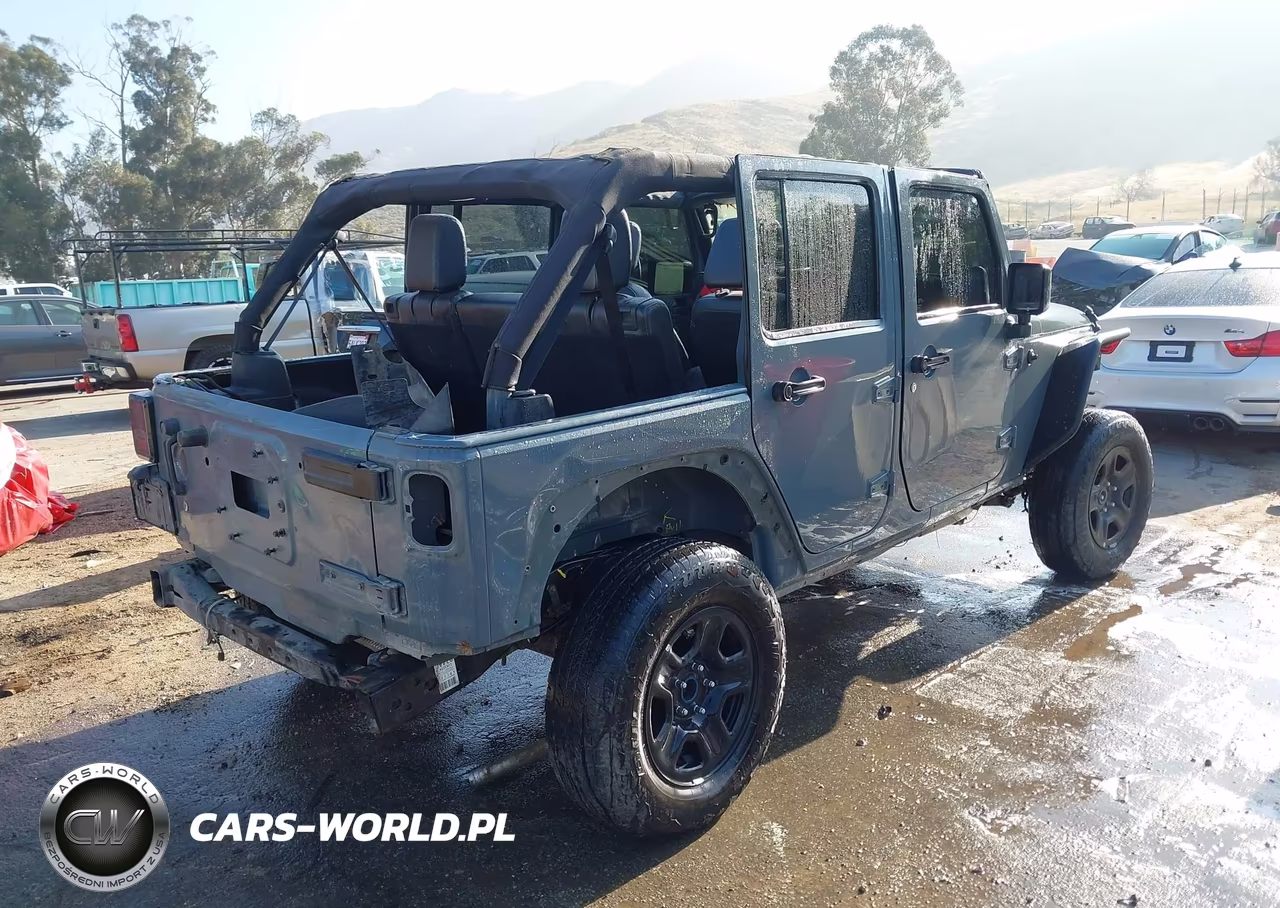 2014 Jeep Wrangler Unlimited Sport VIN:1C4BJWDG2EL305179 - 4