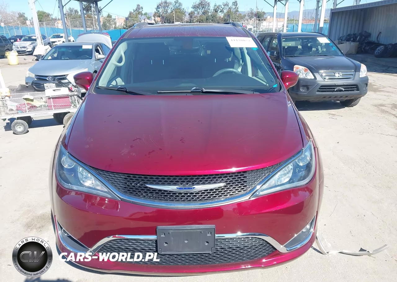 2019 Chrysler Pacifica Touring L VIN:2C4RC1BG2KR587986 - 12