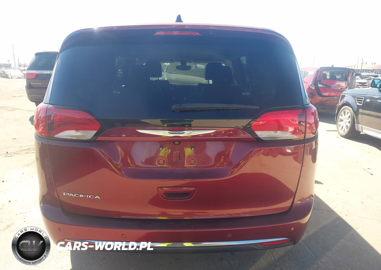 2019 Chrysler Pacifica Touring L VIN:2C4RC1BG2KR587986 - 16