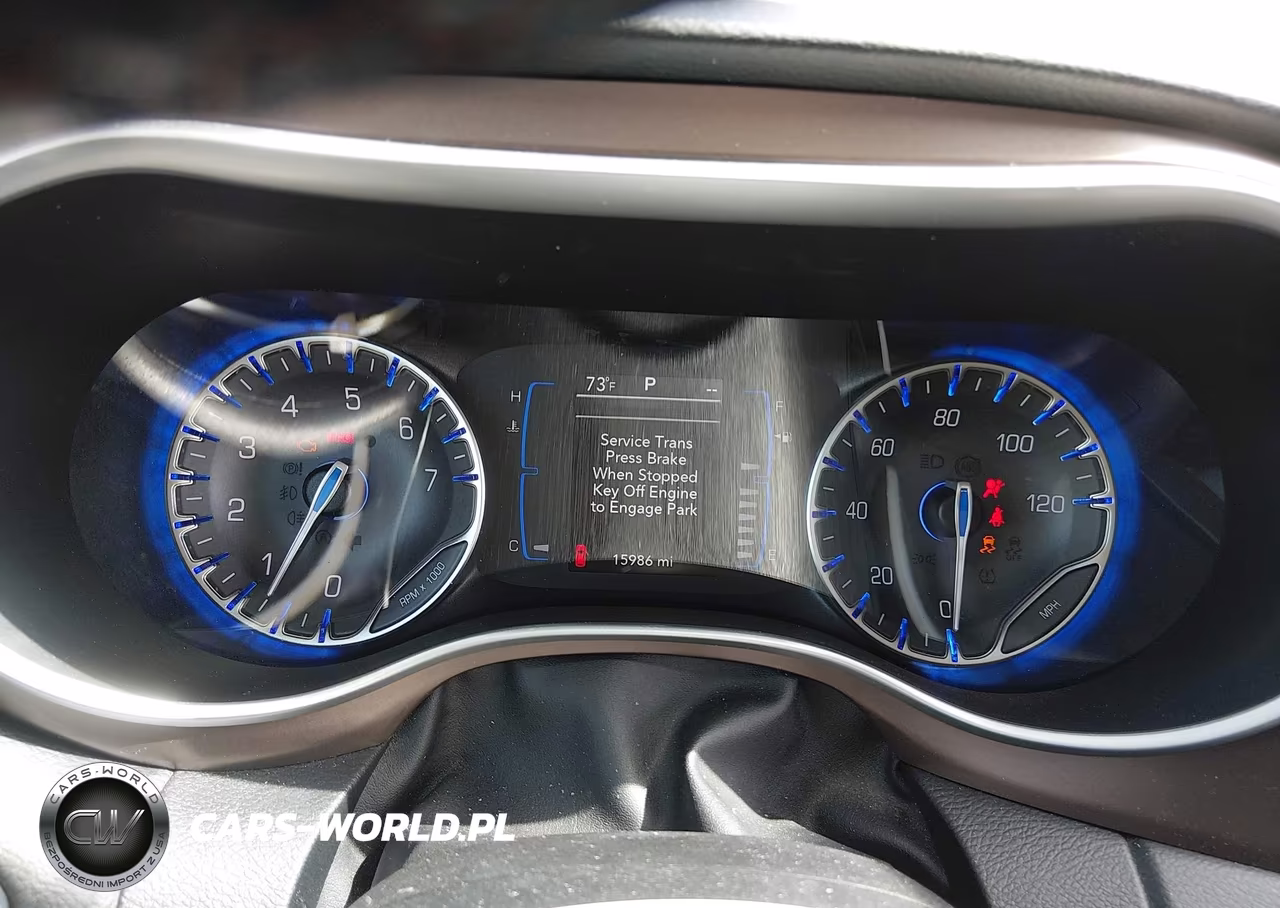 2019 Chrysler Pacifica Touring L VIN:2C4RC1BG2KR587986 - 7