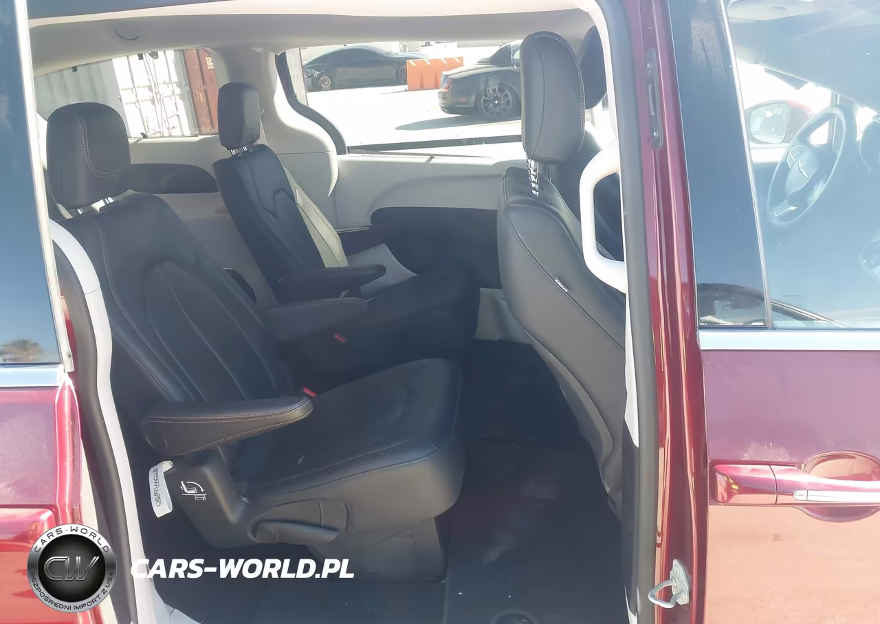 2019 Chrysler Pacifica Touring L VIN:2C4RC1BG2KR587986 - 8