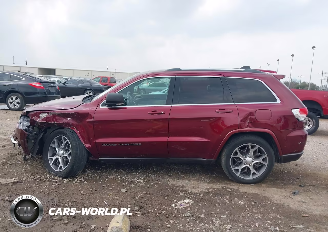 2018 Jeep Grand Cherokee Sterling Edition 4X2 VIN:1C4RJEBG4JC181678 - 14