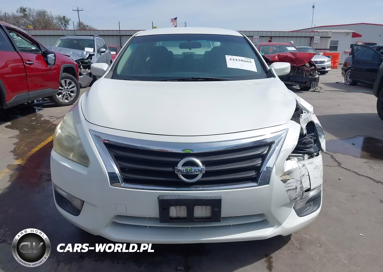 2015 Nissan Altima 2.5 S VIN:1N4AL3AP5FN378907 - 12