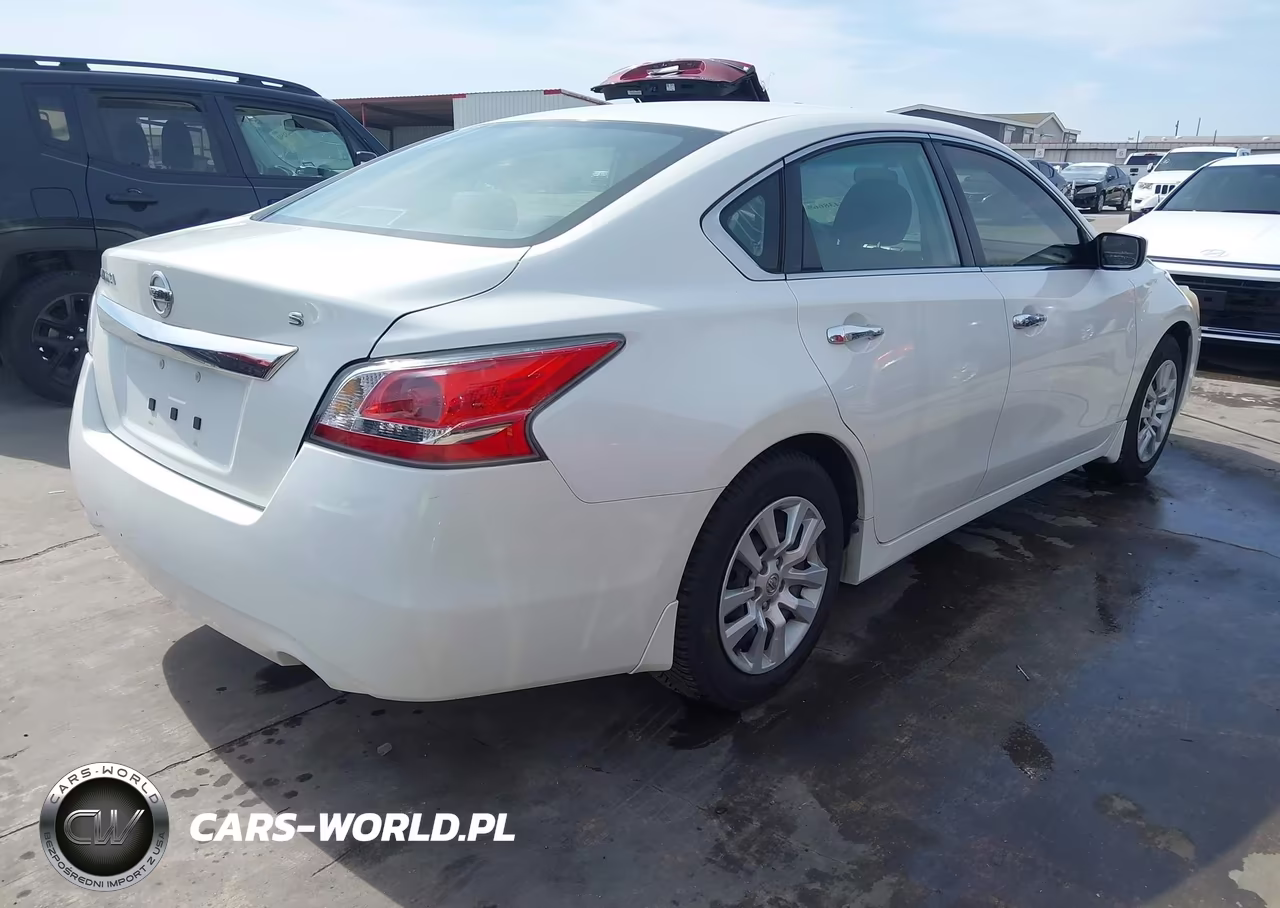 2015 Nissan Altima 2.5 S VIN:1N4AL3AP5FN378907 - 4