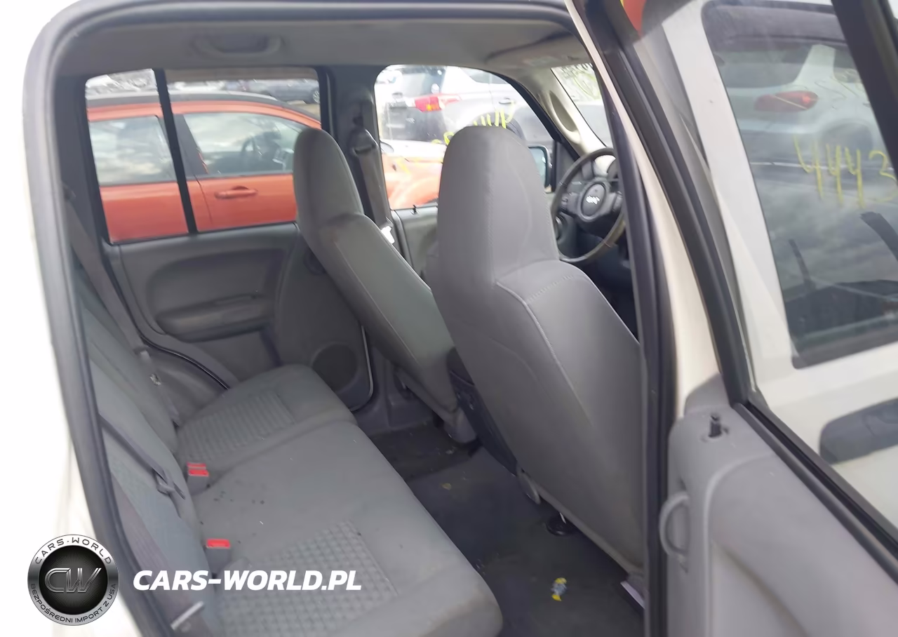 2007 Jeep Liberty Sport VIN:1J4GL48K87W547599 - 8