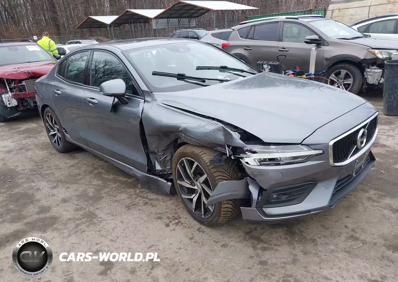 2020 Volvo S60 T5 Momentum