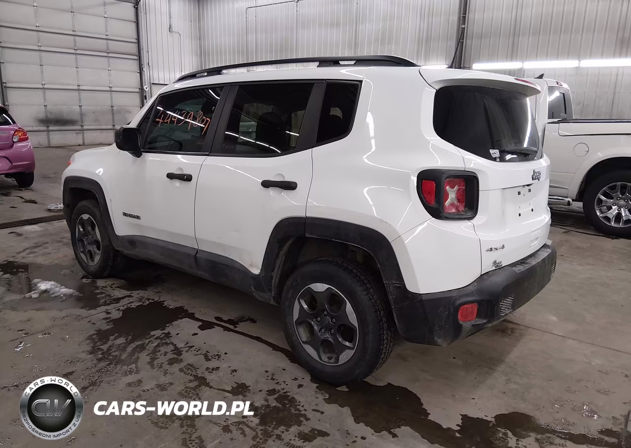 2018 Jeep Renegade Sport 4X4 VIN:ZACCJBAB2JPH69021 - 3