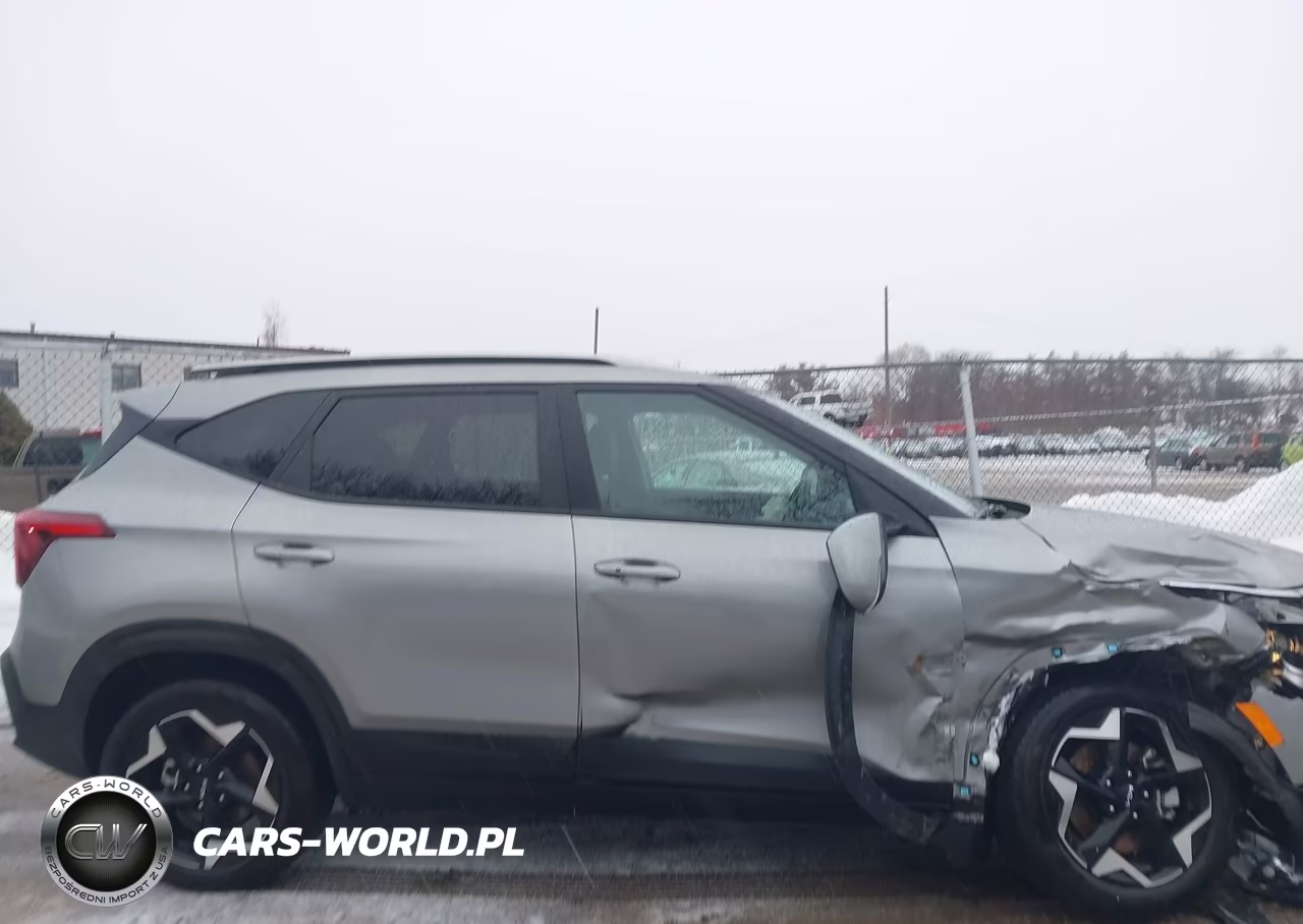 2025 Kia Seltos S VIN:KNDEUCAA6S7753089 - 13