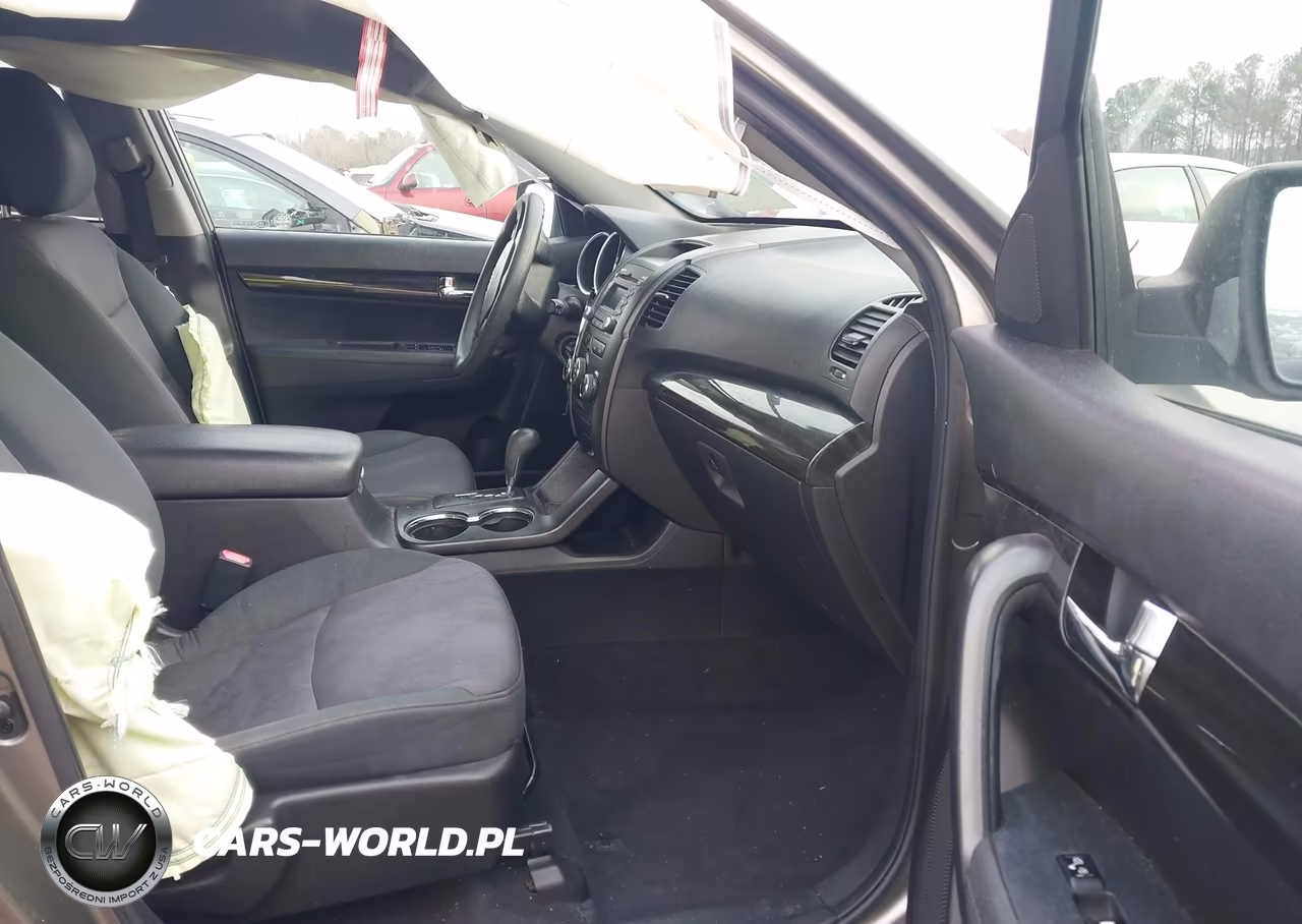 2013 Kia Sorento Lx VIN:5XYKTDA6XDG407852 - 5