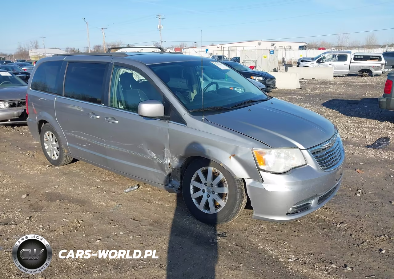 2014 Chrysler Town & Country Touring – zdjęcie 1 z 17