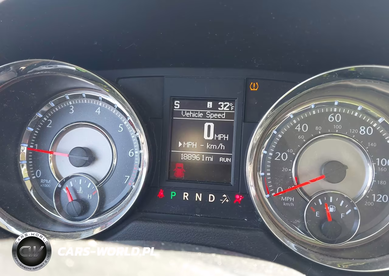 2014 Chrysler Town & Country Touring VIN:2C4RC1BG7ER133673 - 16