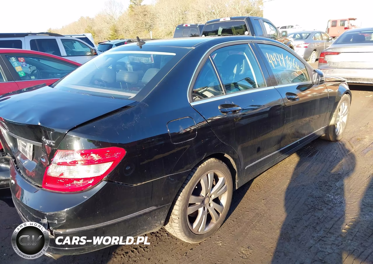 2011 Mercedes-Benz C 300 Luxury 4Matic VIN:WDDGF8BB7BR139038 - 4