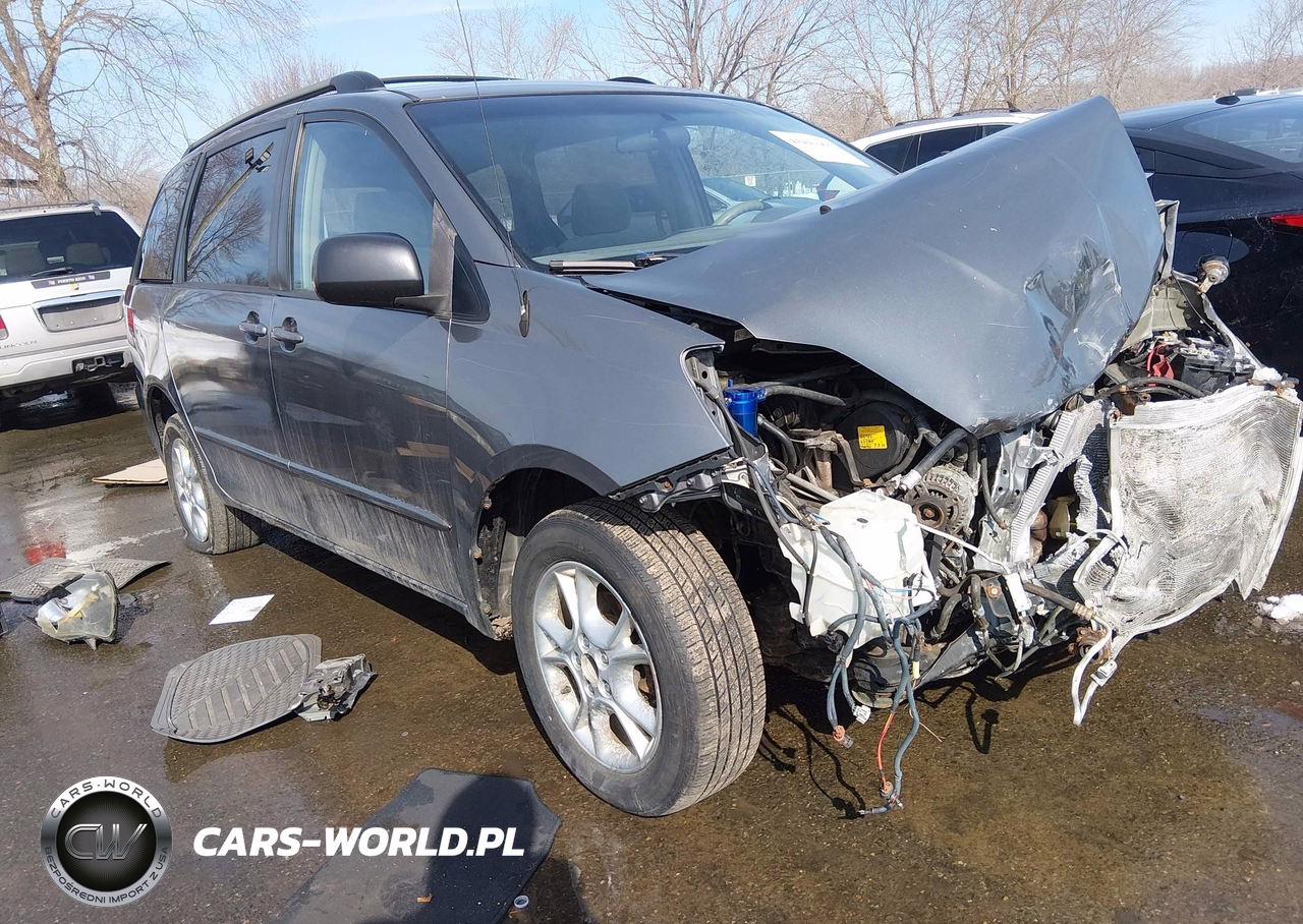 2005 Toyota Sienna Le