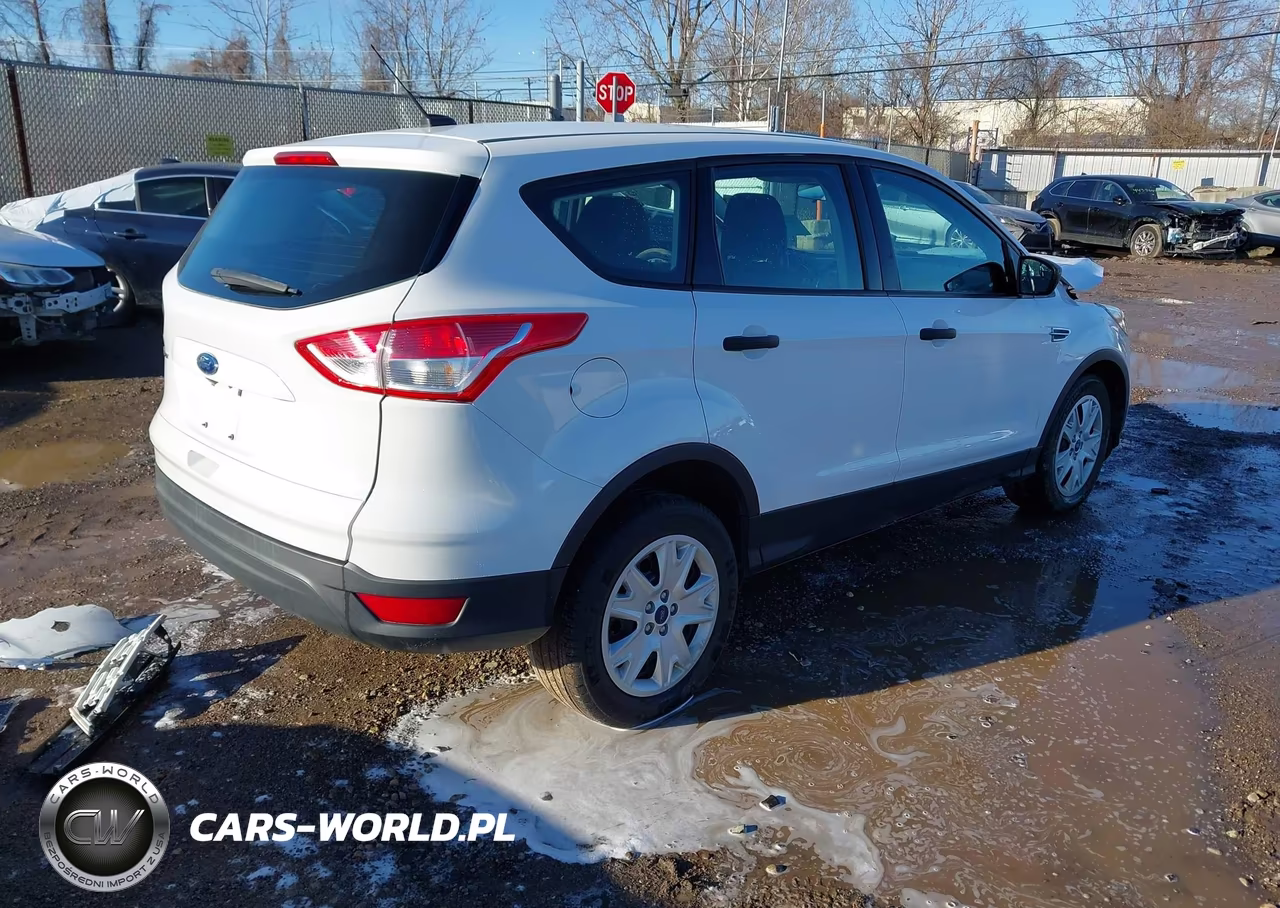 2015 Ford Escape S VIN:1FMCU0F71FUC60460 - 4