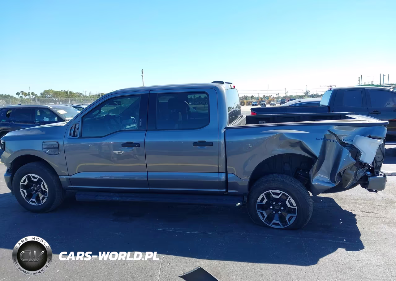 2023 Ford F-150 Lightning Xlt VIN:1FTVW1EL1PWG59788 - 14