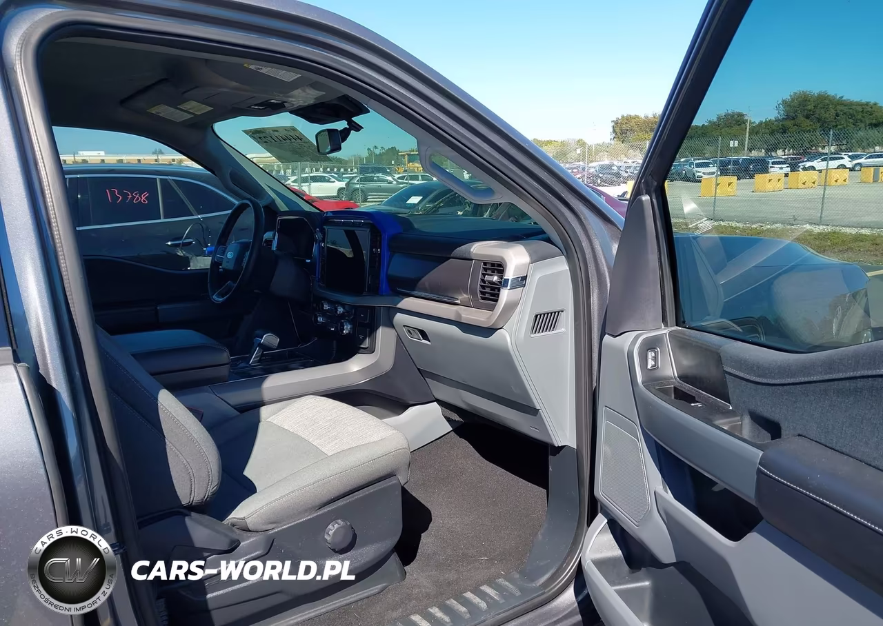2023 Ford F-150 Lightning Xlt VIN:1FTVW1EL1PWG59788 - 5