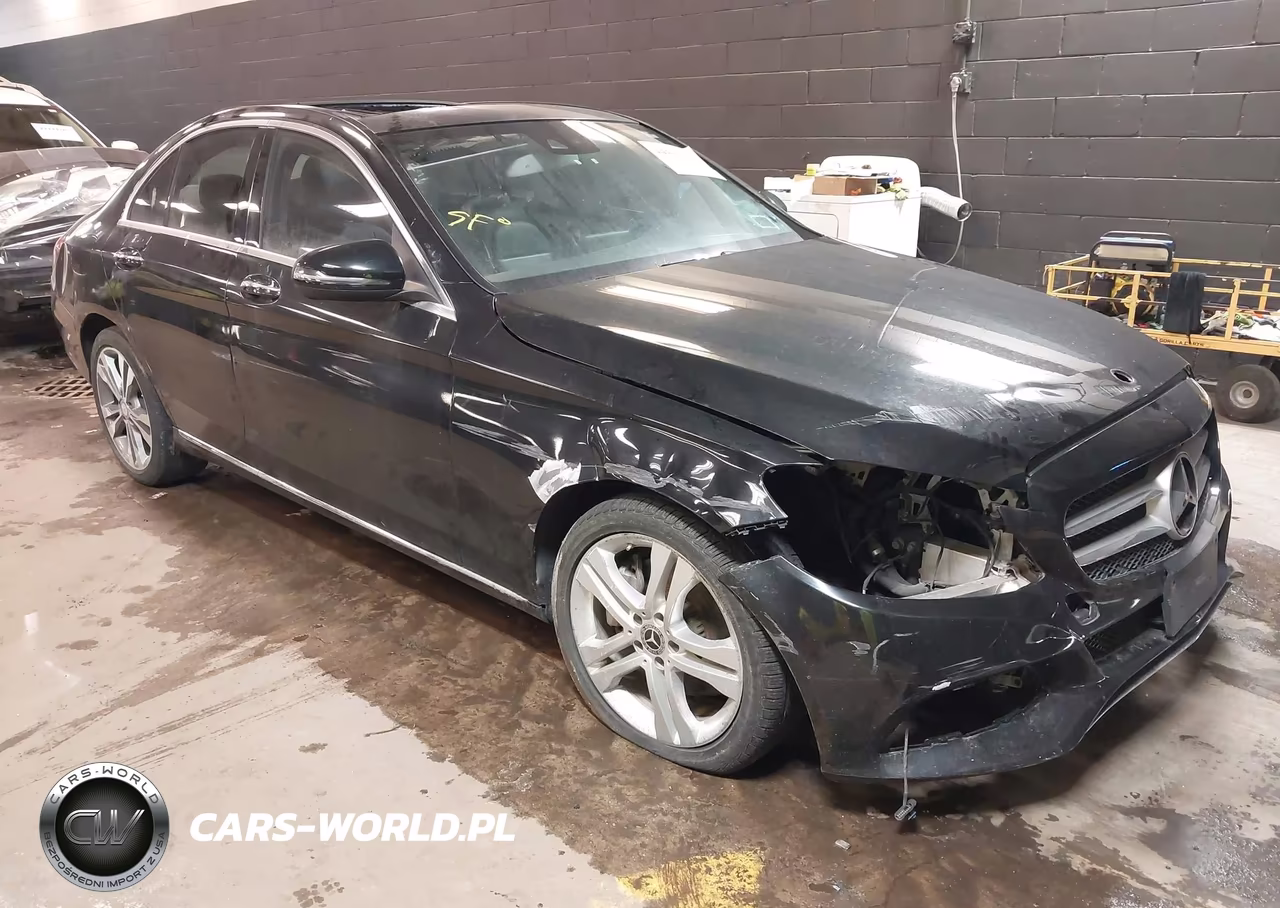 2017 Mercedes-Benz C 300 4Matic-Luxury 4Matic-Sport 4Matic – zdjęcie 1 z 18