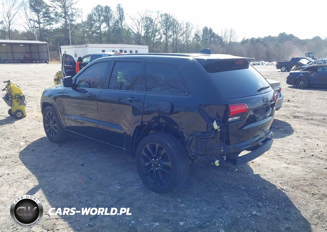 2020 Jeep Grand Cherokee Altitude 4X2 VIN:1C4RJEAGXLC392775 - 3