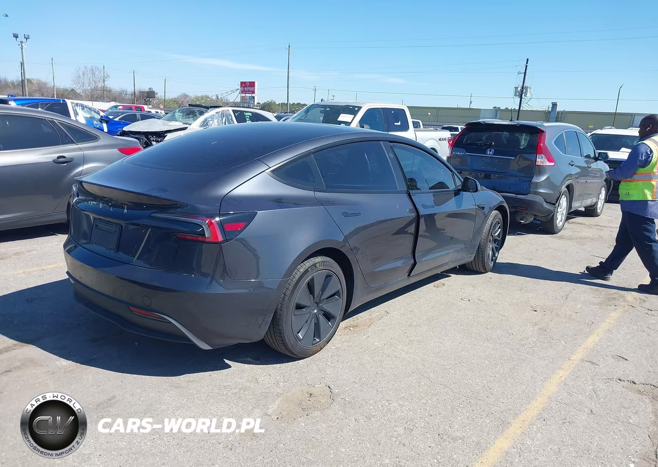 2025 Tesla Model 3 Long Range Rear-Wheel Drive-Standard Rear-Wheel Drive VIN:5YJ3E1EAXSF989340 - 4