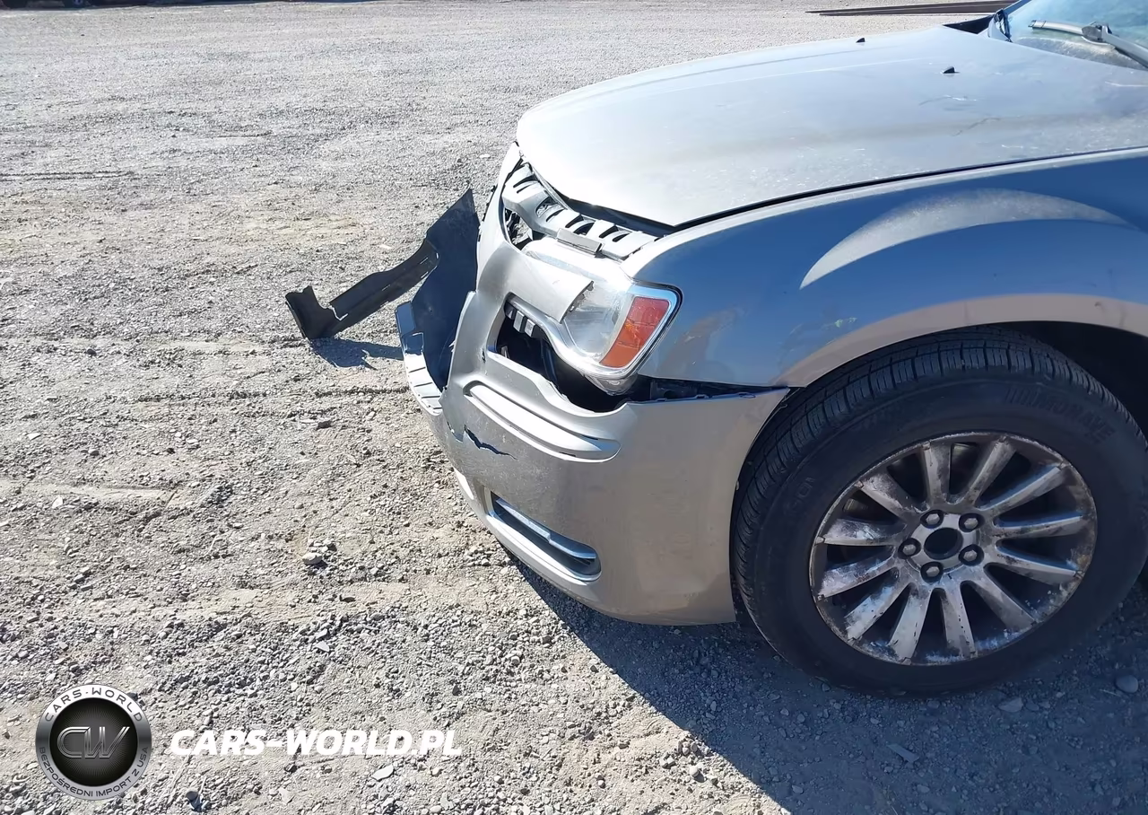 2014 Chrysler 300 VIN:2C3CCAAG3EH335900 - 13