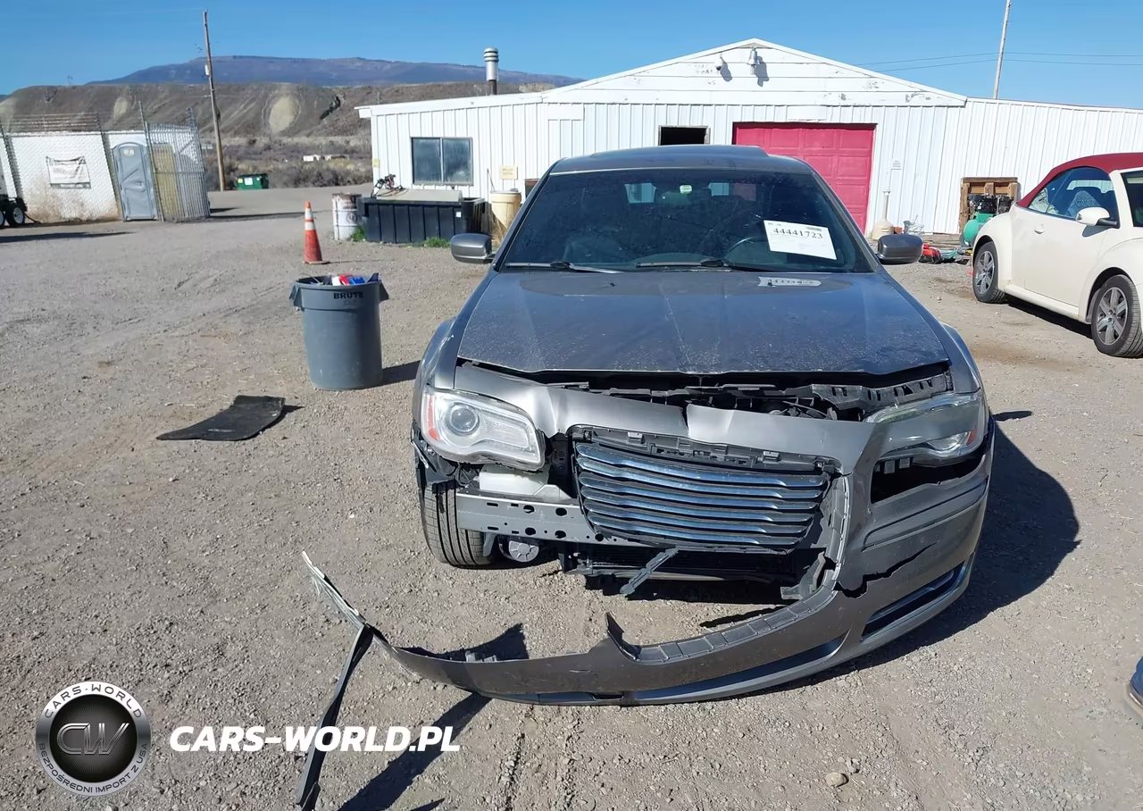 2014 Chrysler 300 VIN:2C3CCAAG3EH335900 - 14
