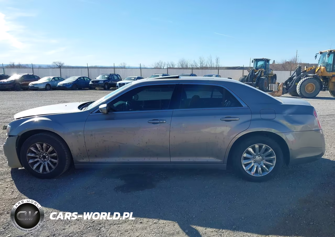 2014 Chrysler 300 VIN:2C3CCAAG3EH335900 - 16