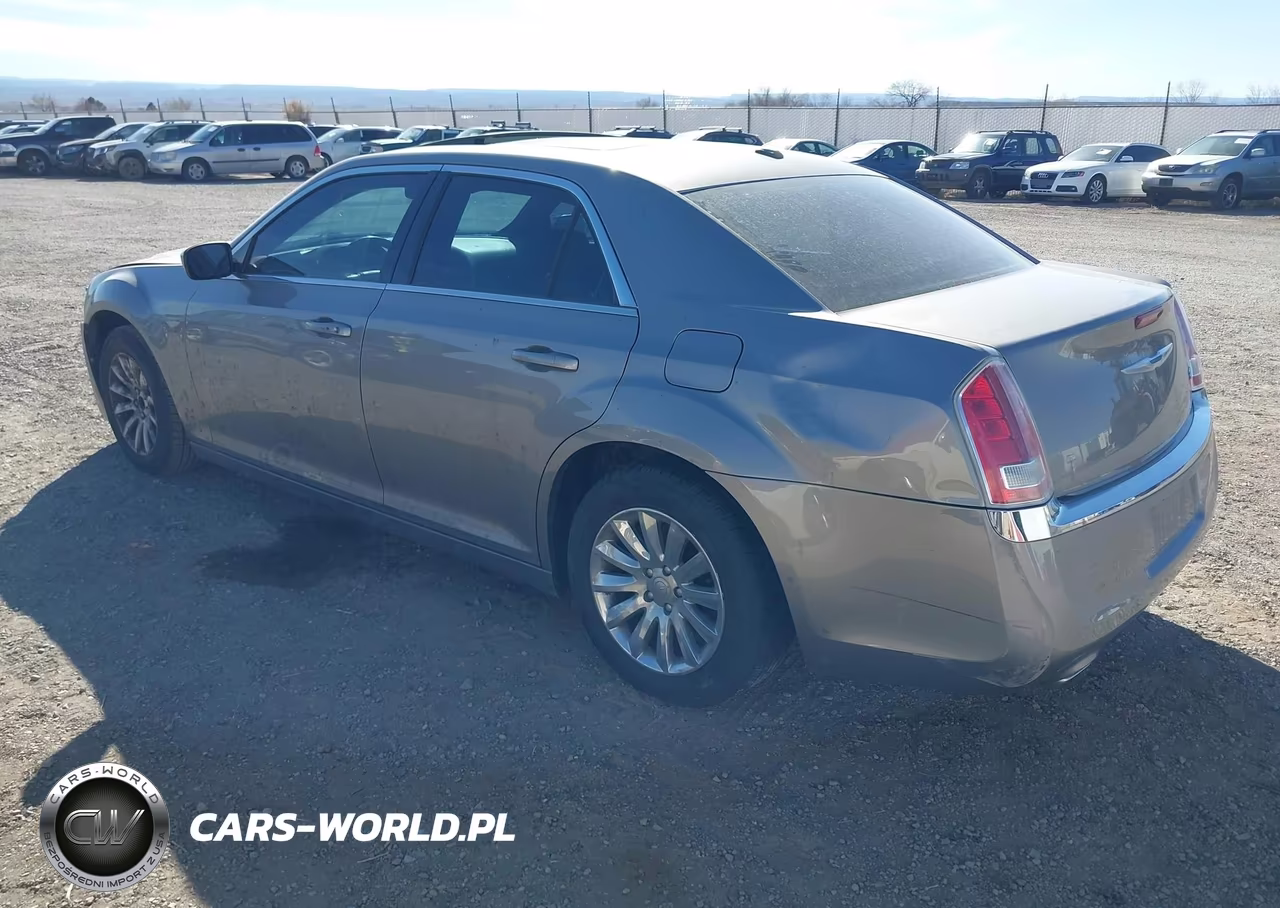 2014 Chrysler 300 VIN:2C3CCAAG3EH335900 - 3