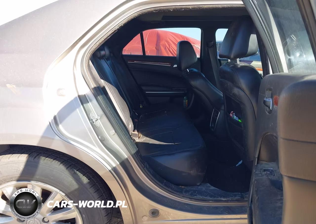 2014 Chrysler 300 VIN:2C3CCAAG3EH335900 - 8