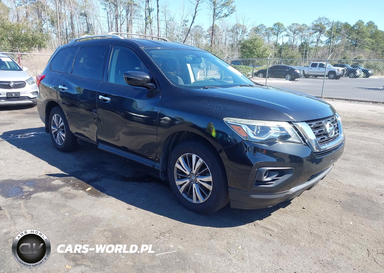 2017 Nissan Pathfinder Sv