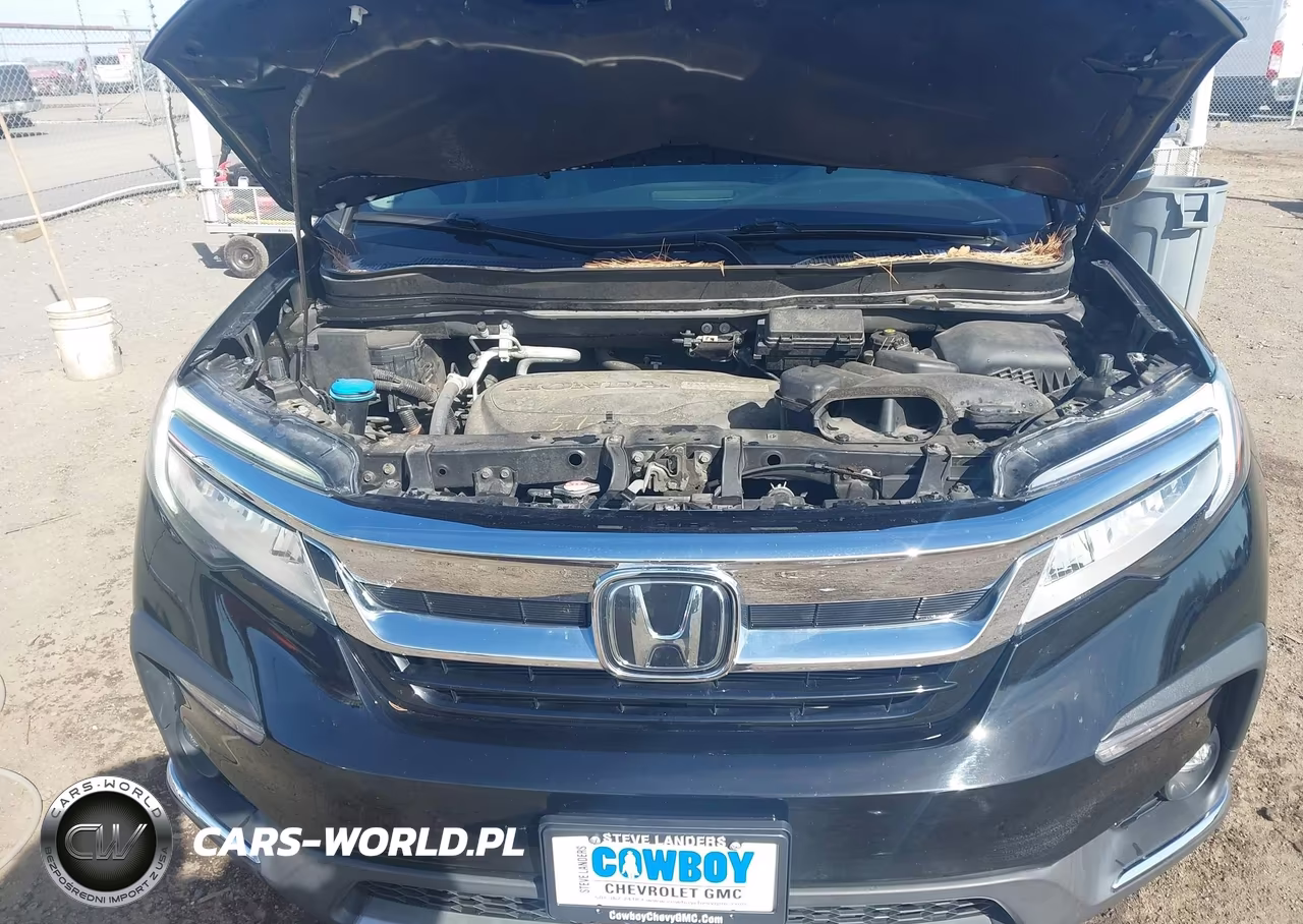 2019 Honda Pilot Touring VIN:5FNYF5H98KB019935 - 10