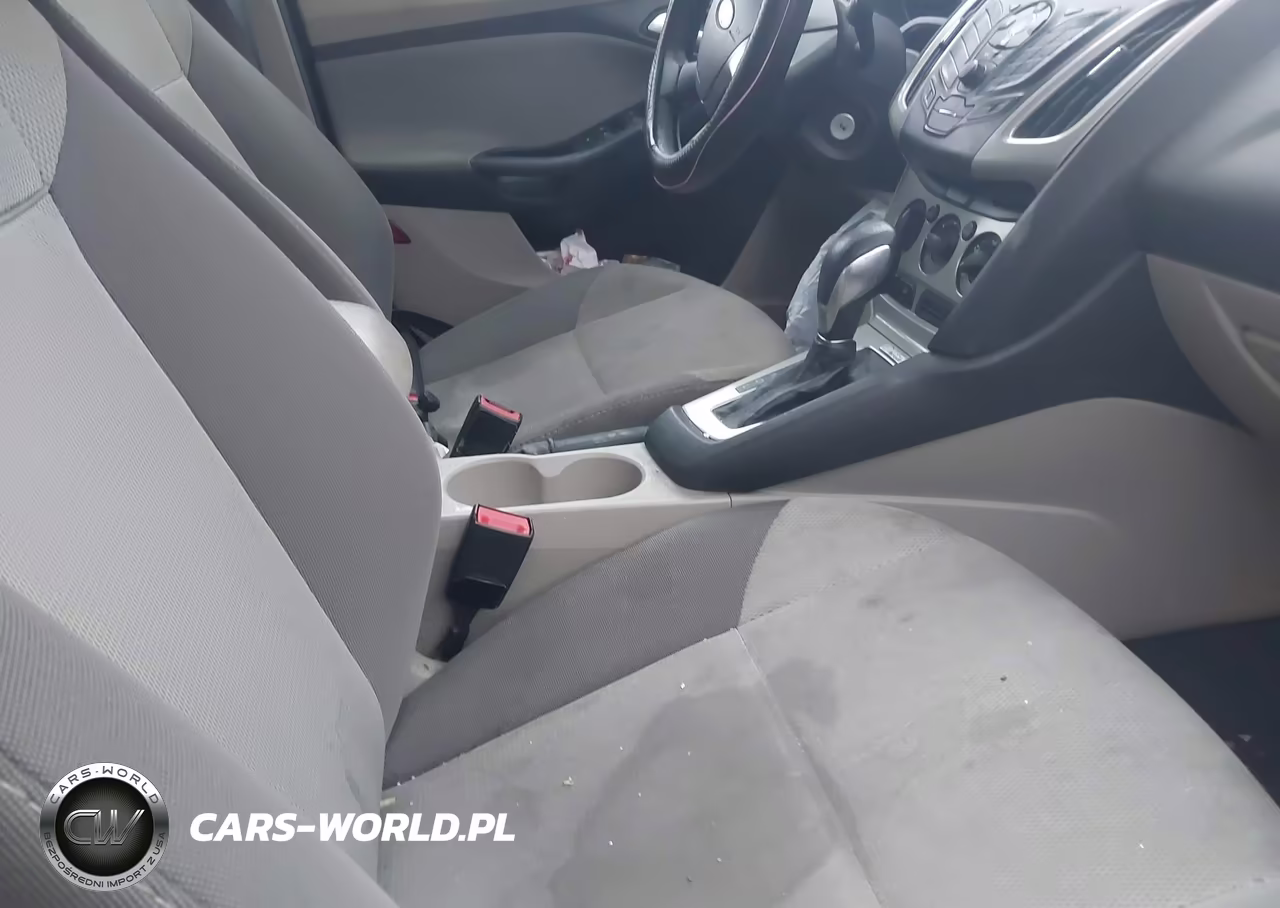 2014 Ford Focus Se VIN:1FADP3F26EL174397 - 5