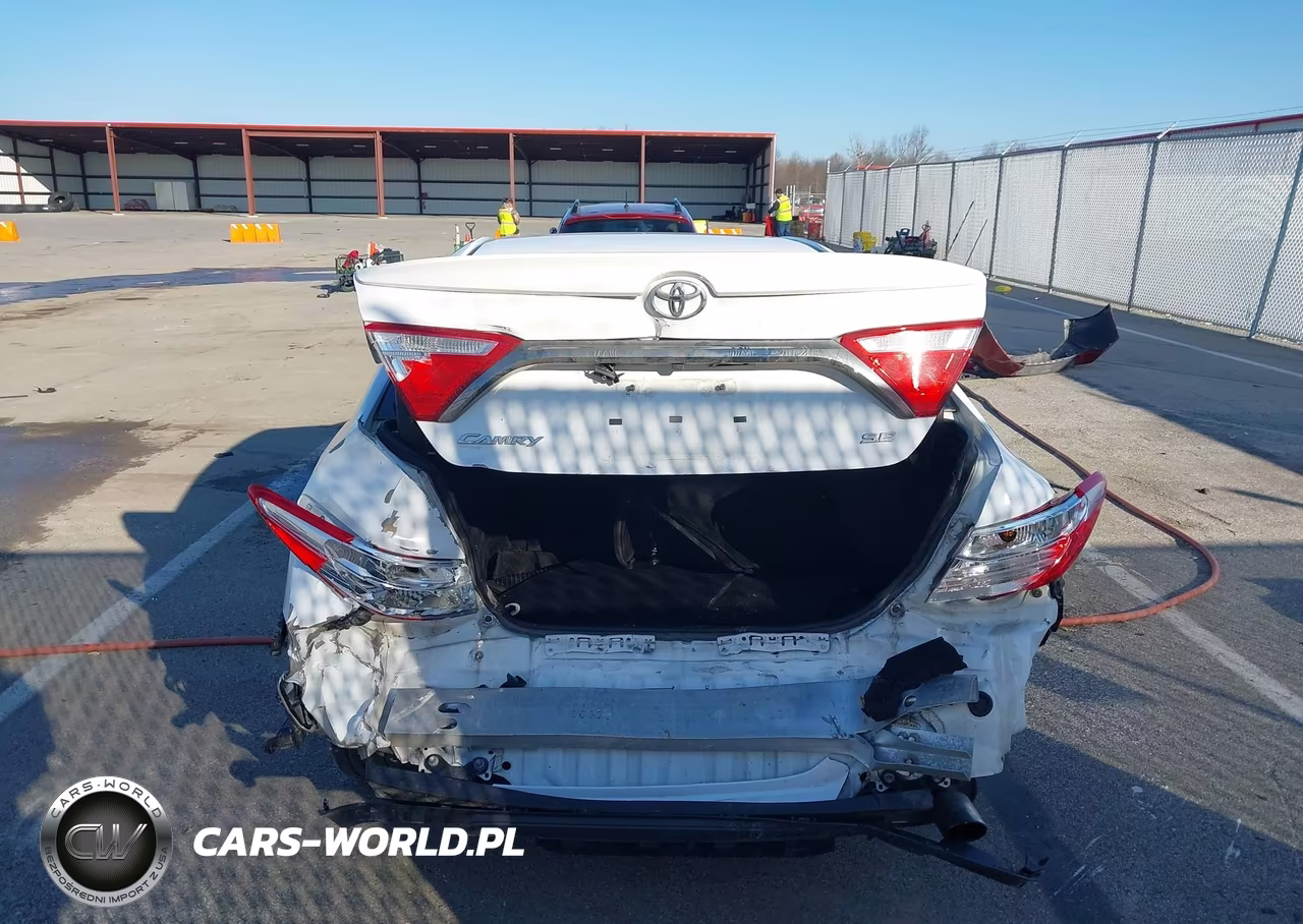2015 Toyota Camry Se VIN:4T1BF1FK2FU073678 - 17