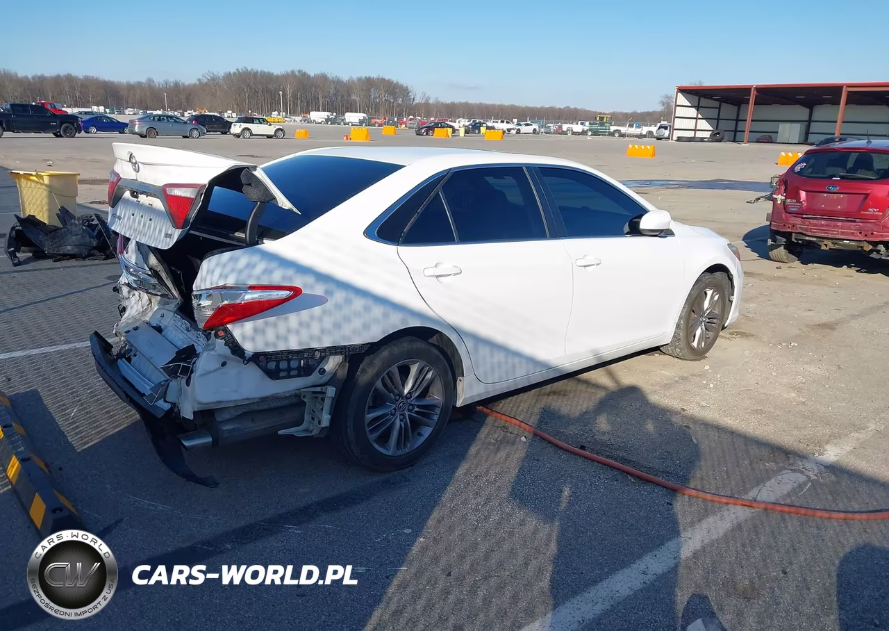 2015 Toyota Camry Se VIN:4T1BF1FK2FU073678 - 4