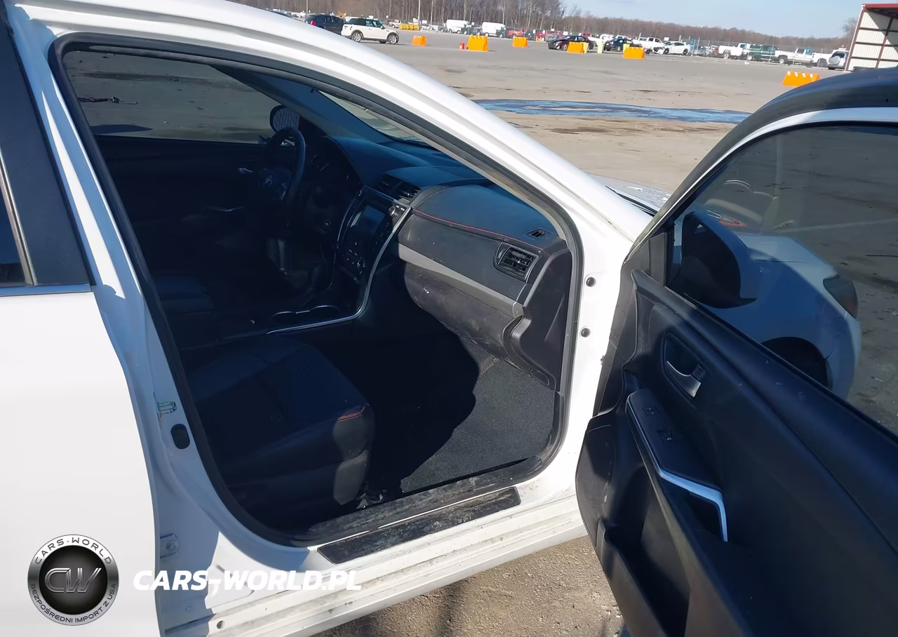 2015 Toyota Camry Se VIN:4T1BF1FK2FU073678 - 5