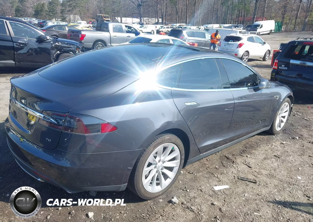 2016 Tesla Model S 60-70-75-85 VIN:5YJSA1E1XGF136953 - 4