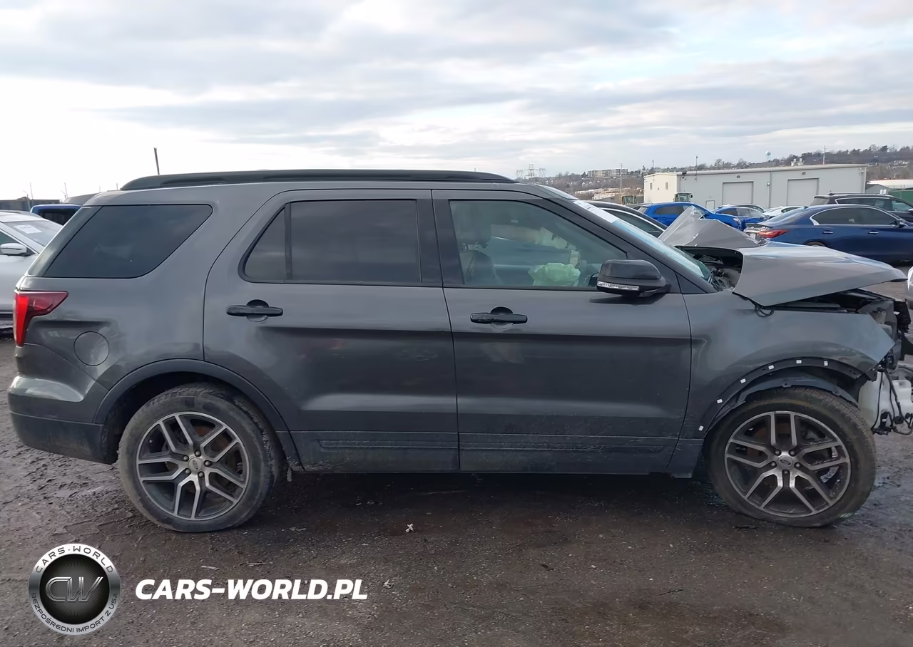2017 Ford Explorer Sport VIN:1FM5K8GT2HGC44312 - 12